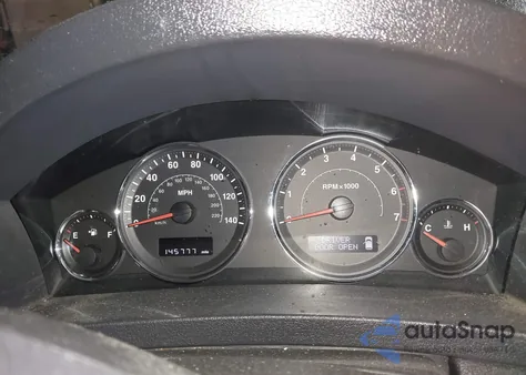 2010 Jeep Grand Cherokee Laredo z USA, uszkodzony, nr VIN 1J4PR4GK4AC103581